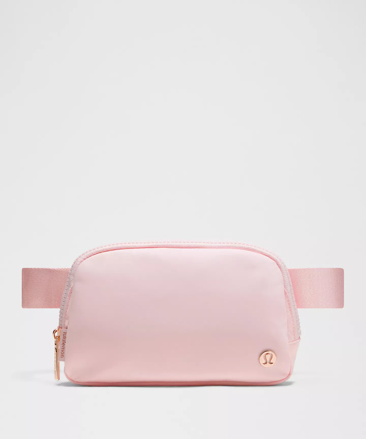 lululemon Everywhere Belt Bag