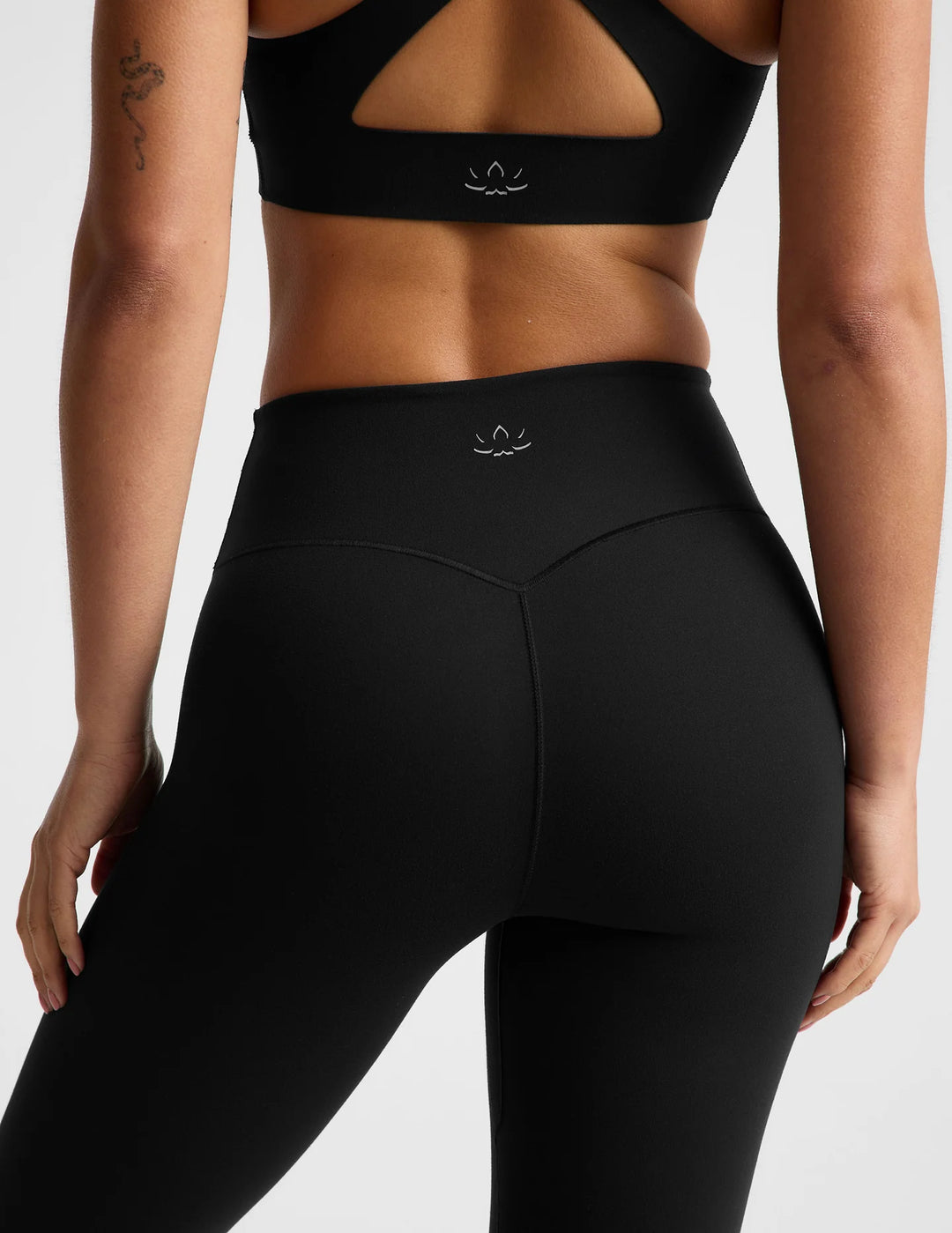 Beyond Yoga Glowzone High Waisted midi legging