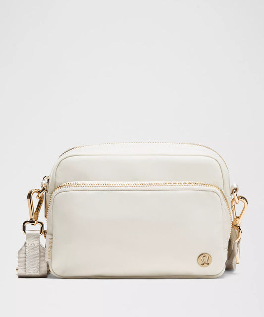 Everywhere Crossbody Bag 2L Metal Hardware