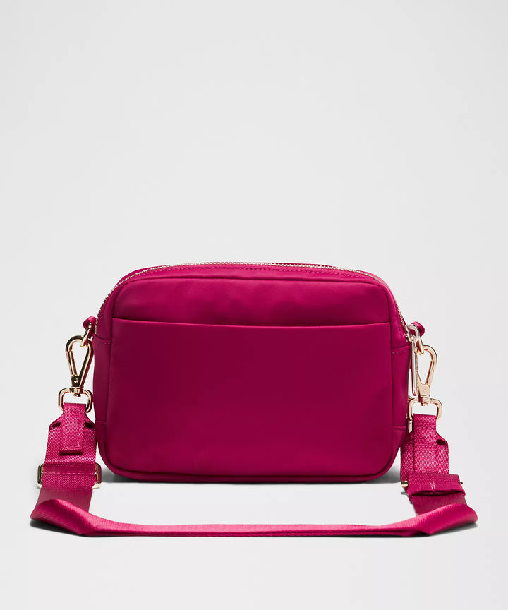 Everywhere Crossbody Bag 2L Metal Hardware