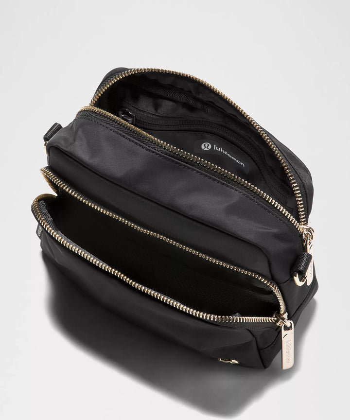 Lululemon Everywhere Crossbody Bag 2L *L Monogram Metallic