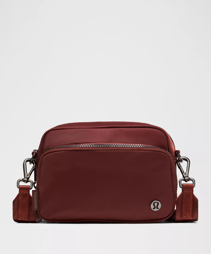 Everywhere Crossbody Bag 2L Metal Hardware