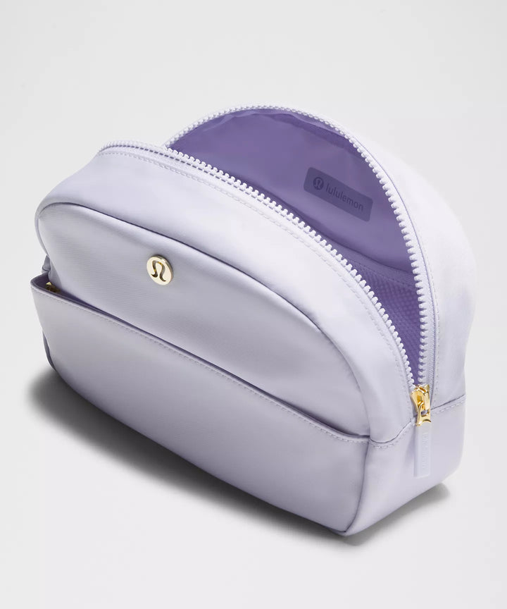 City Essentials Pouch 4L