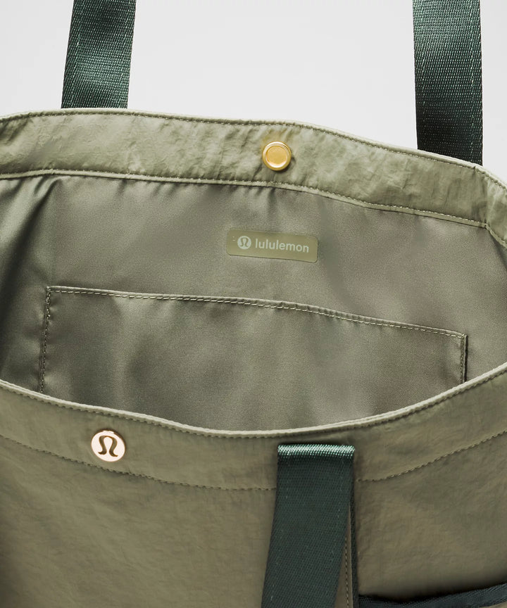lululemon Daily Multi-Pocket Tote